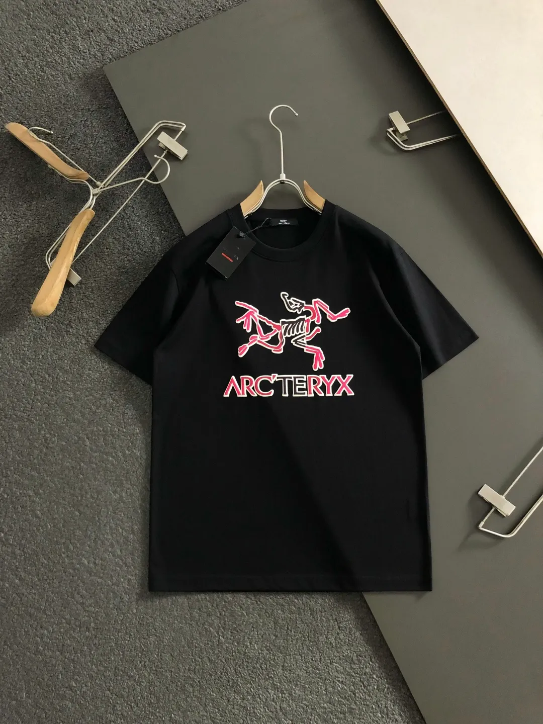 SZN* M-xxxl 2026 ， ， logo ， ， 。 ， ， ， 。 ， ， 。 ， ， T look， ， ， 。 In Stock Black White